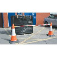 BRADY BARRIER BAR RETRACTABLE BLACK/YELLOW 843461